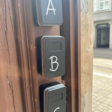 C Private Room In City Center In Bratislava Eksteriør billede