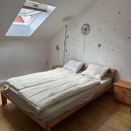 C Private Room In City Center In Bratislava Eksteriør billede